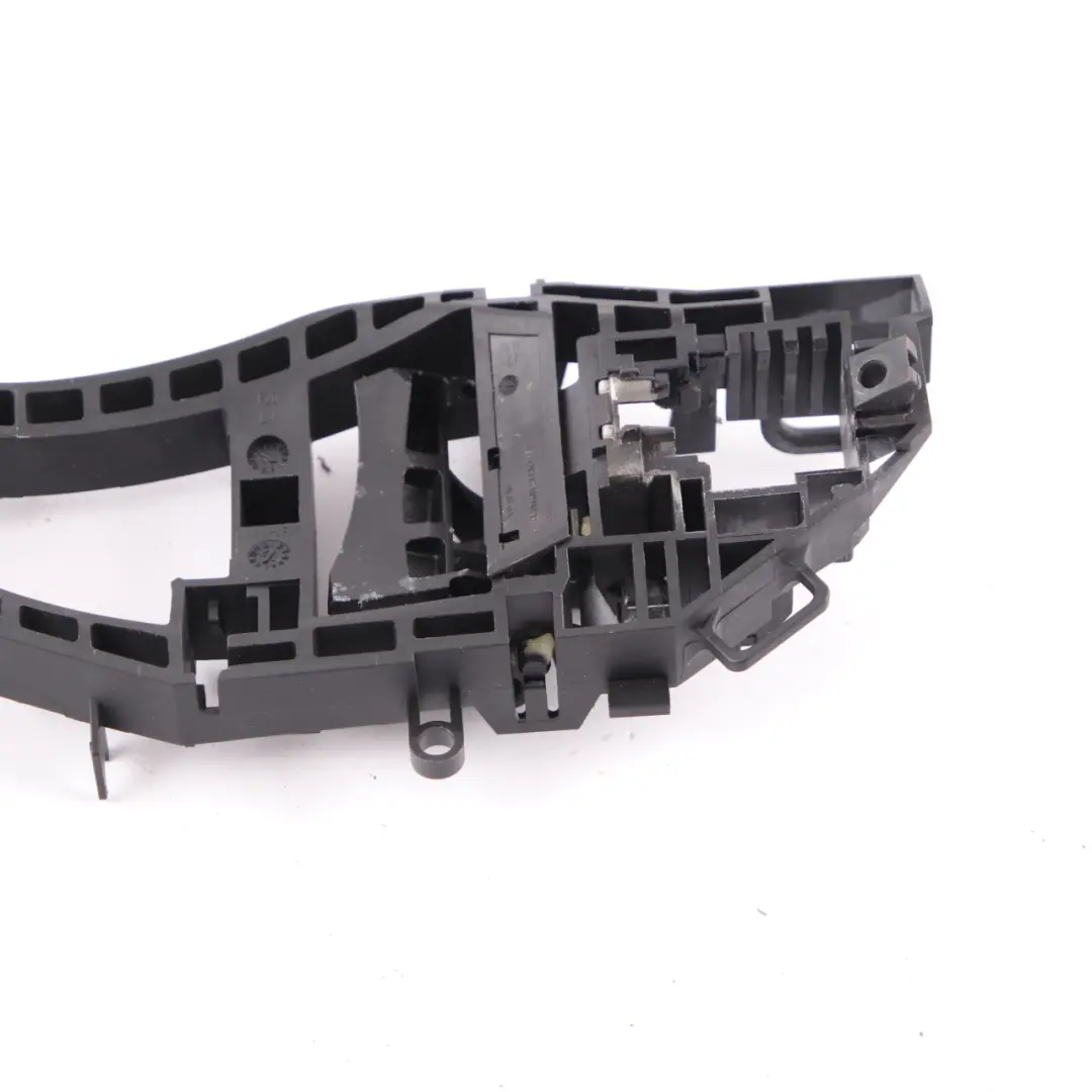 Supporto maniglia BMW F34 GT Base appoggio anteriore posteriore sinistra porta per con numero di parte 7380545 Supporto maniglia BMW F34 GT Base appoggio anteriore posteriore sinistra porta - SKU 7380545 - Numero di parte 7380545