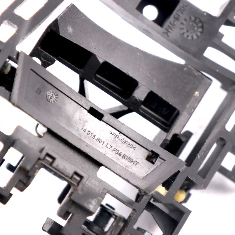 Maniglia Portaoggetti Base Porta Destra per BMW F34 GT F36 con numero di parte 7380546 BMW F34 GT F36 Maniglia Portaoggetti Base Porta Destra - SKU 7380546 - Numero di parte 7380546