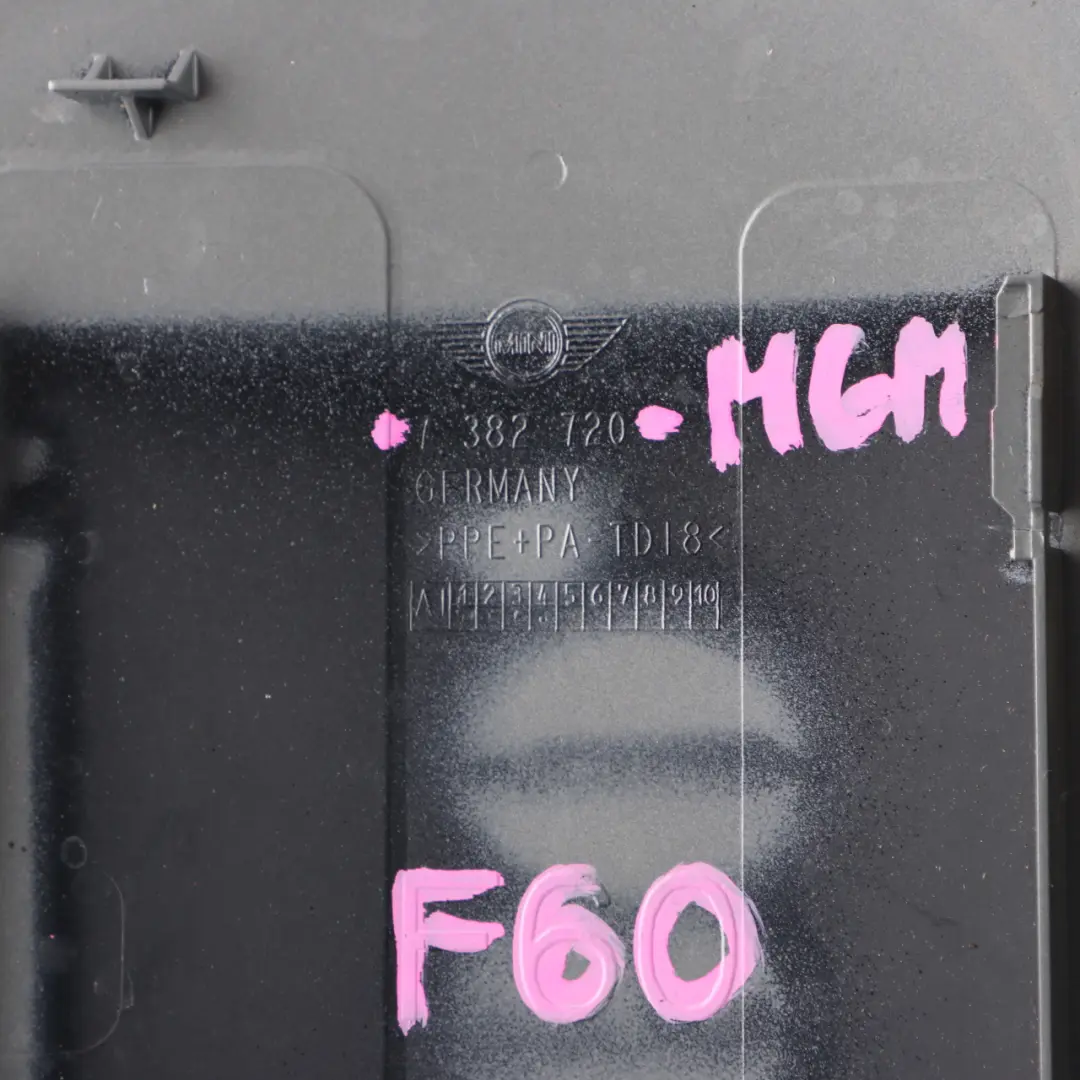 Riempimento carburante con coperchio ribalta Moonwalk Grey B71 per Mini F60 con numero di parte 7382720 Mini F60 Riempimento carburante con coperchio ribalta Moonwalk Grey B71 - SKU 7382720-MGM - Numero di parte 7382720