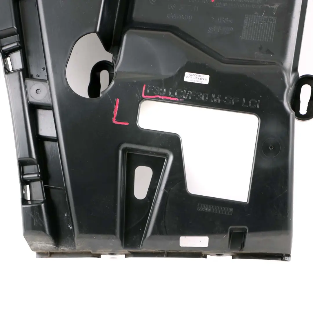 Staffa Di Montaggio Guida Paraurti Posteriore Lato Sinistro per BMW F30 LCI con numero di parte 7384465 BMW F30 LCI Staffa Di Montaggio Guida Paraurti Posteriore Lato Sinistro - SKU 7384465 - Numero di parte 7384465