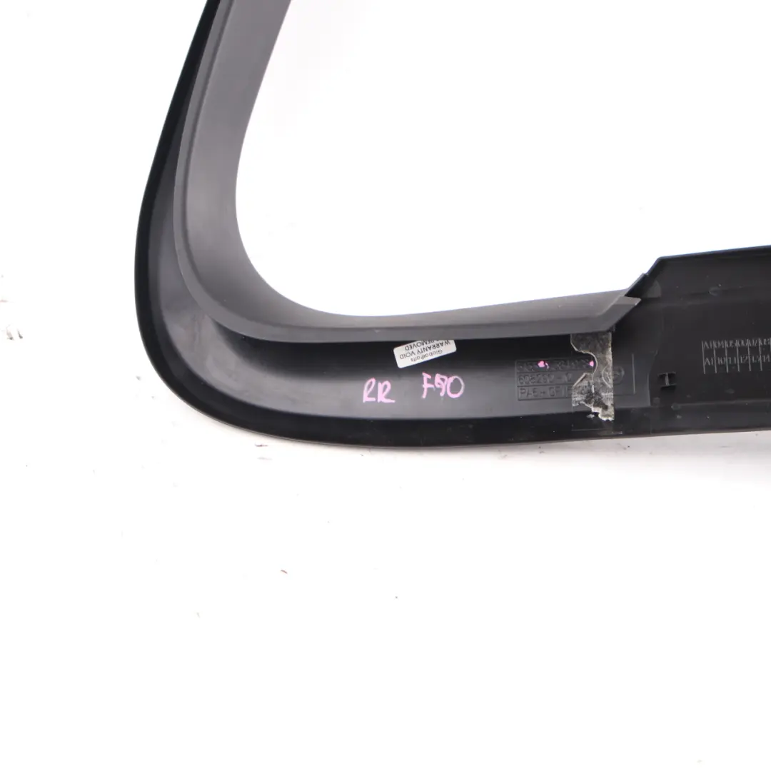 Cadre de Fenêtre de Porte Arrière Droite Cache Panneau pour BMW G30 à propos du numéro de pièce 7384928 BMW G30 Cadre de Fenêtre de Porte Arrière Droite Cache Panneau - SKU 7384928 - Numéro de pièce 7384928