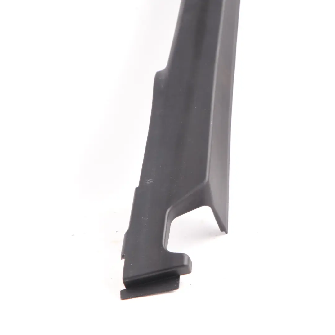 Osłona Listwa Rama Szyby Drzwi Prawy Przód do BMW G30 G31 o numerze 7384930 BMW G30 G31 Osłona Listwa Rama Szyby Drzwi Prawy Przód - SKU 7384930 - Numer Części 7384930