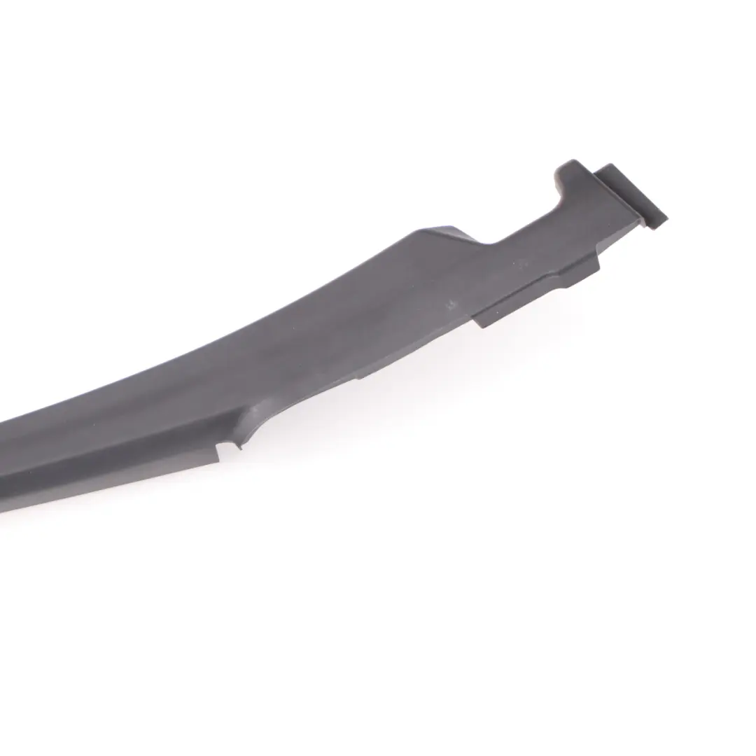 Osłona Listwa Rama Szyby Drzwi Prawy Przód do BMW G30 G31 o numerze 7384930 BMW G30 G31 Osłona Listwa Rama Szyby Drzwi Prawy Przód - SKU 7384930 - Numer Części 7384930