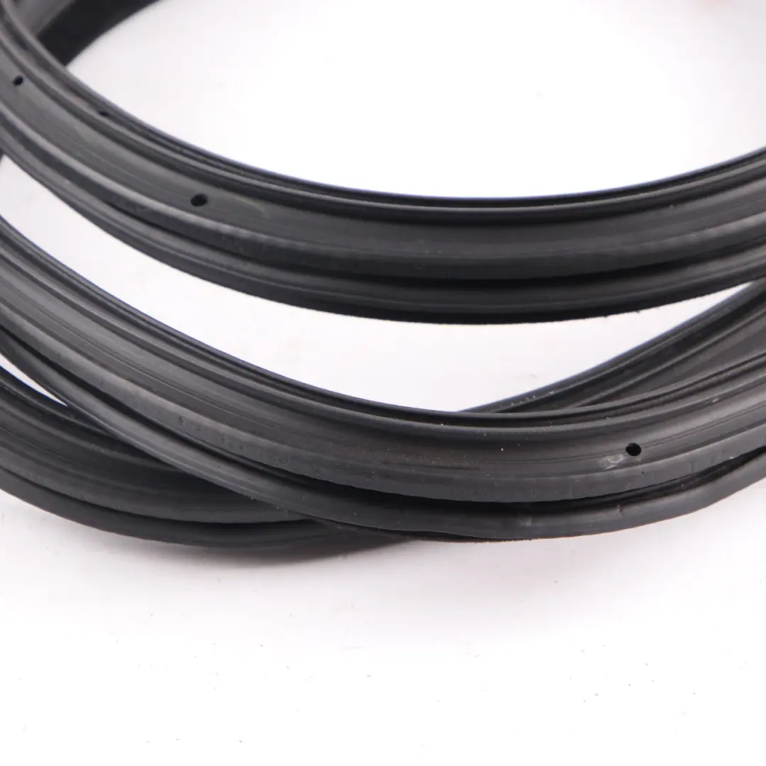 Uszczelka Drzwi Lewy Przód do BMW F34 GT o numerze 7385025 BMW F34 GT Uszczelka Drzwi Lewy Przód - SKU 7385025 - Numer Części 7385025