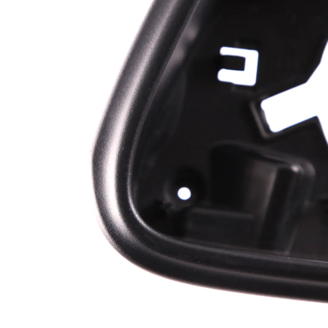 Osłona Ramka Mocująca Lusterka Bocznego Lewa do BMW X1 F45 F46 F48 o numerze 7386569 BMW X1 F45 F46 F48 Osłona Ramka Mocująca Lusterka Bocznego Lewa - SKU 7386569 - Numer Części 7386569