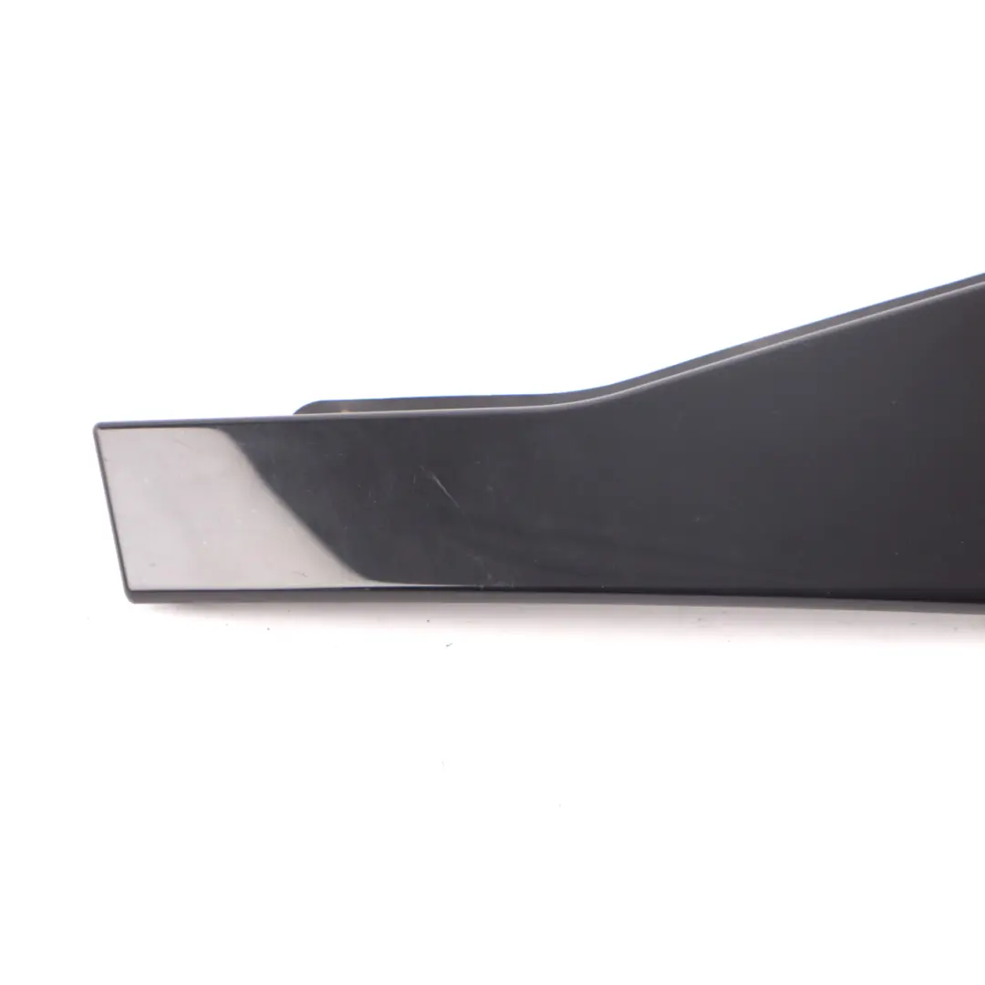 Puerta Trasera Derecha Esquina Exterior Tapa para Mini Clubman F54 con número de pieza 7387150 Mini Clubman F54 Puerta Trasera Derecha Esquina Exterior Tapa - SKU 7387150 - Número de pieza 7387150