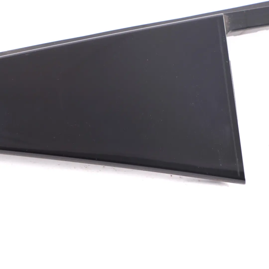 Puerta Trasera Derecha Esquina Exterior Tapa para Mini Clubman F54 con número de pieza 7387150 Mini Clubman F54 Puerta Trasera Derecha Esquina Exterior Tapa - SKU 7387150 - Número de pieza 7387150