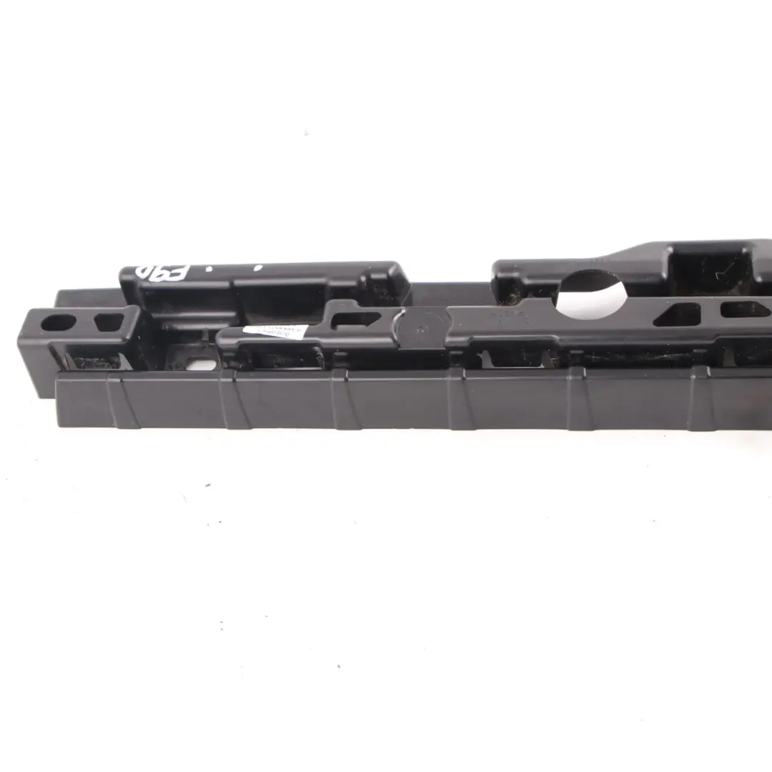 Wspornik Mocowanie Progu Prawy do BMW G30 G31 o numerze 7387344 BMW G30 G31 Wspornik Mocowanie Progu Prawy - SKU 7387344 - Numer Części 7387344