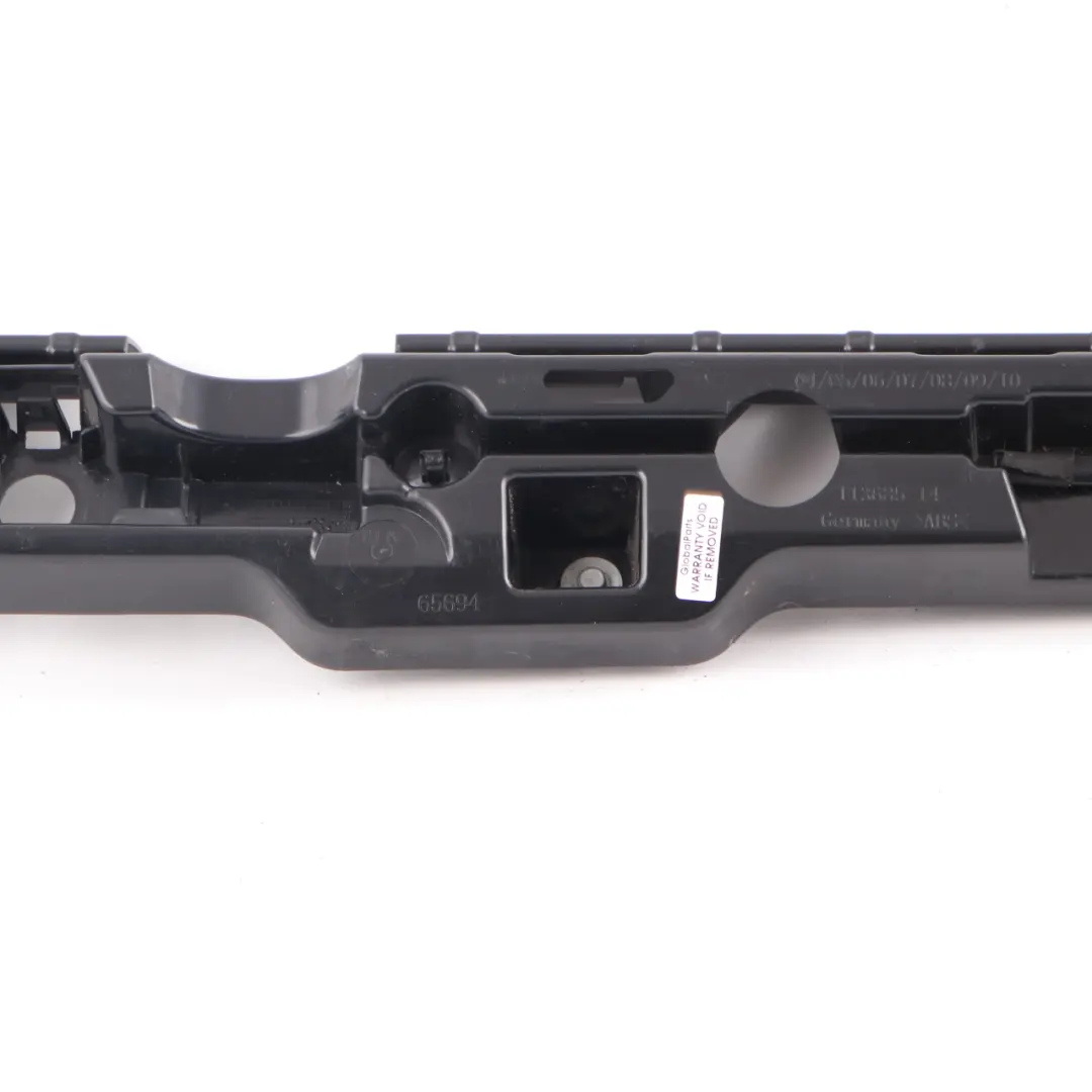 Soporte de umbral de faldón BMW G30 G31 montaje lateral derecho para con número de pieza 7387346 Soporte de umbral de faldón BMW G30 G31 montaje lateral derecho - SKU 7387346 - Número de pieza 7387346