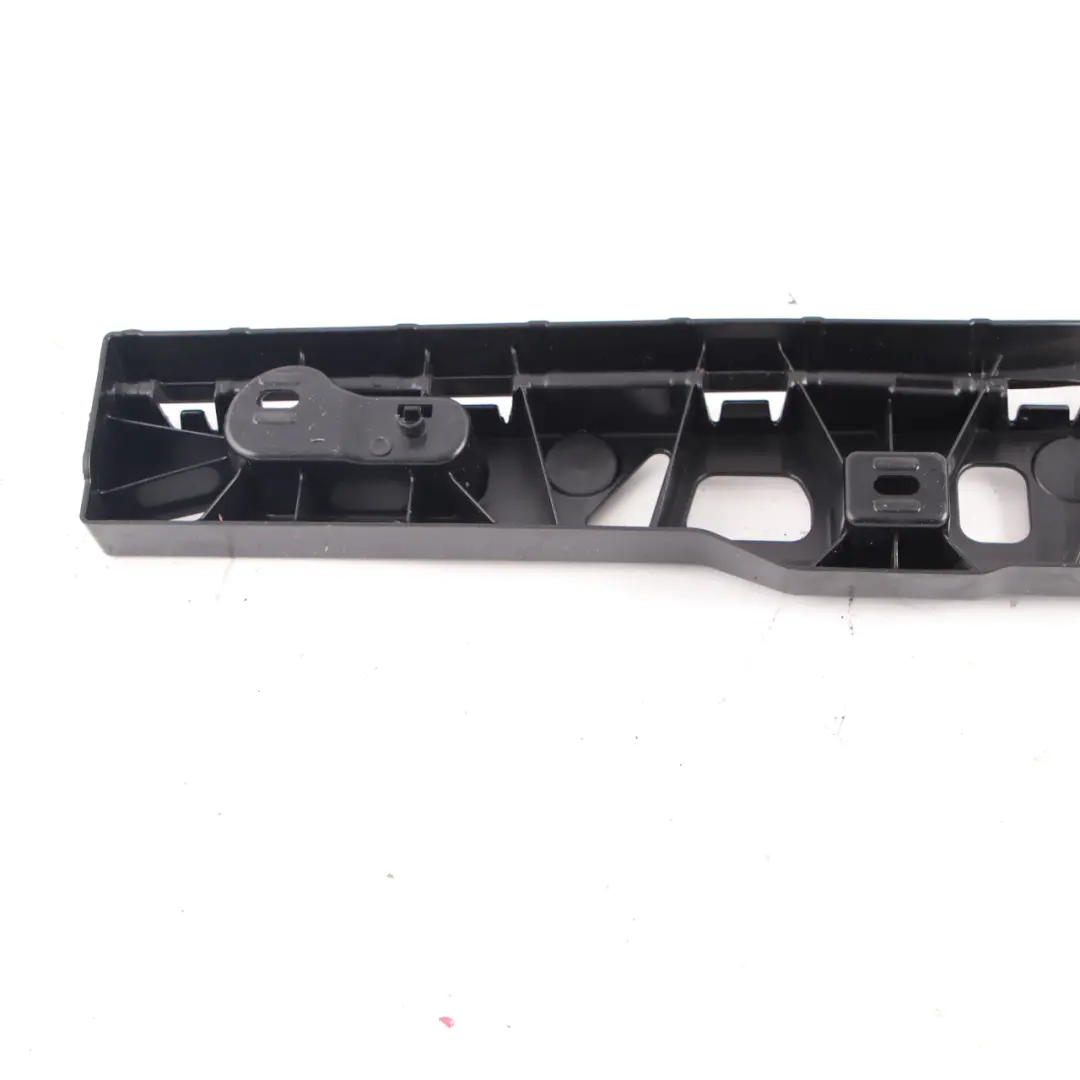 Gonna Ledge BMW G30 G31 Supporto Davanzale Destro Staffa Laterale per con numero di parte 7387348 Gonna Ledge BMW G30 G31 Supporto Davanzale Destro Staffa Laterale - SKU 7387348 - Numero di parte 7387348
