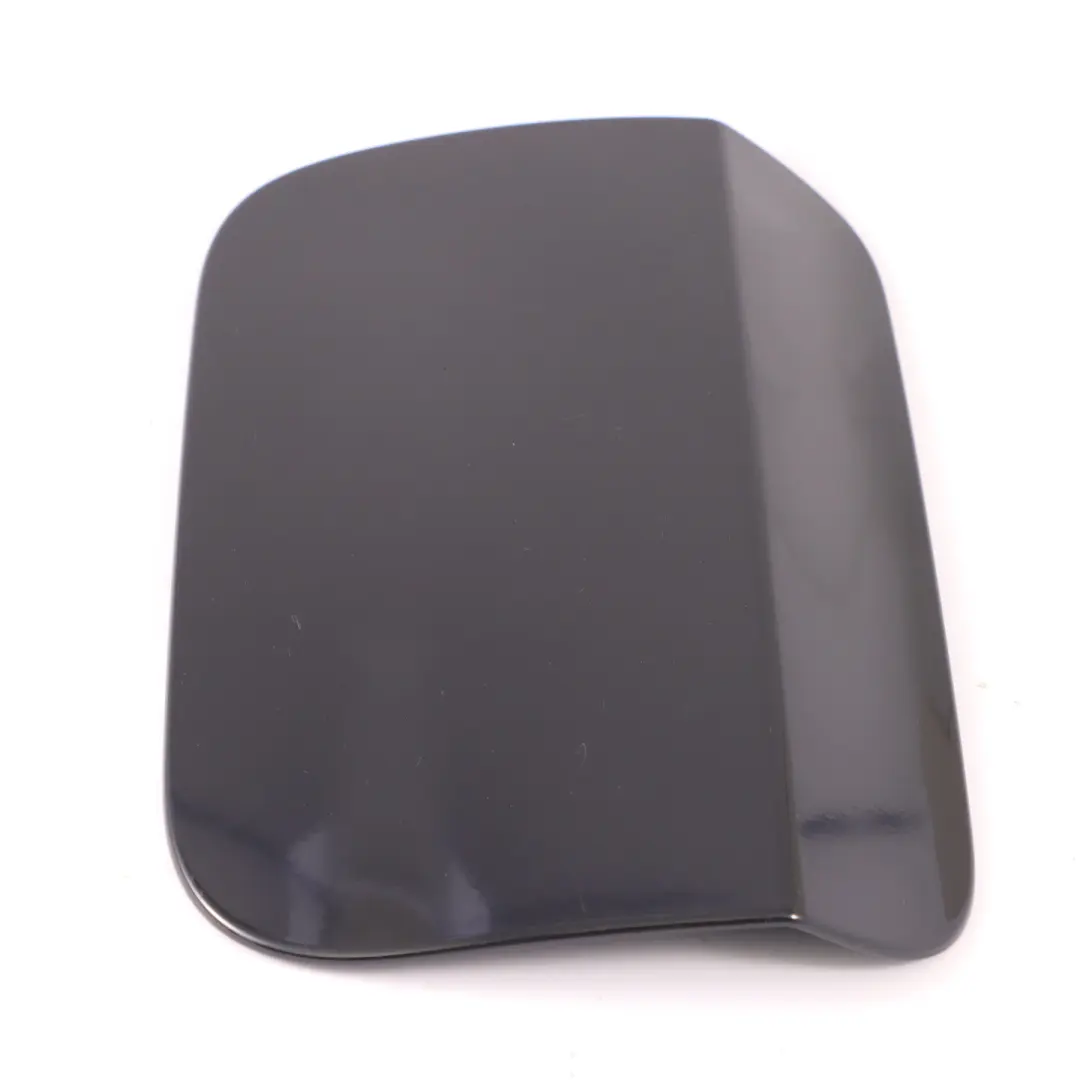 Klapka Wlewu Paliwa Czarna do BMW G30 o numerze 7387934 BMW G30 Klapka Wlewu Paliwa Czarna - SKU 7387934-CAR - Numer Części 7387934
