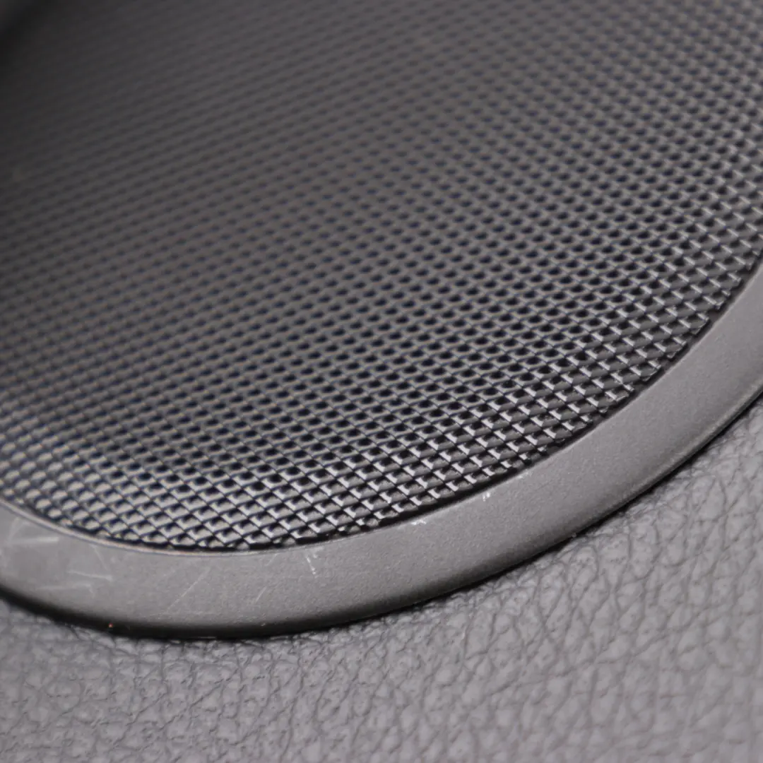 Embellecedor Lateral Tapa Trasera Derecha Cuero Dakota Negro para BMW F32 con número de pieza 7389666 BMW F32 Embellecedor Lateral Tapa Trasera Derecha Cuero Dakota Negro - SKU 7389666 - Número de pieza 7389666