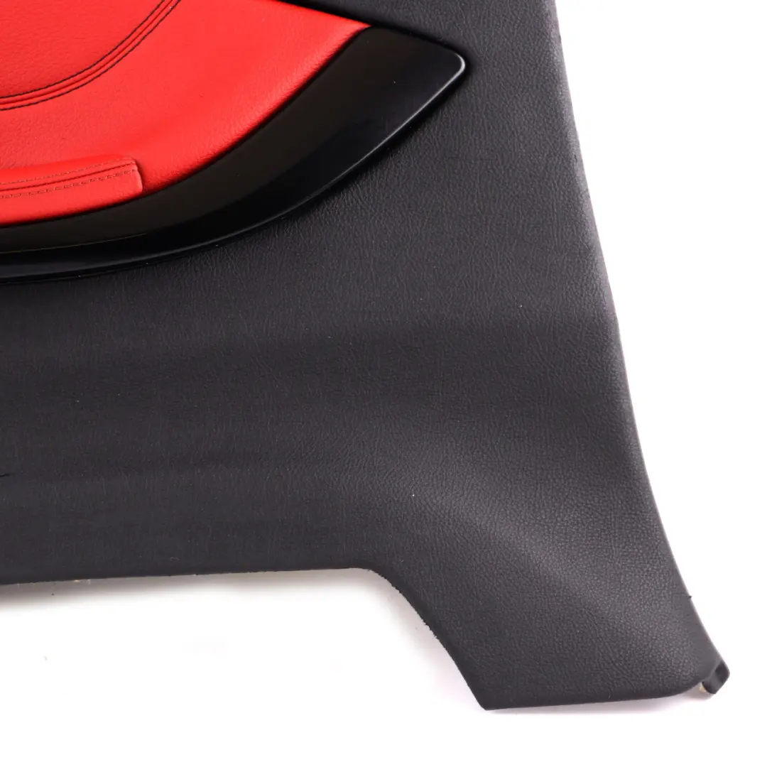 Pannello Laterale Posteriore Sinistro Copertura HiFi Pelle Nero Rosso per BMW F32 con numero di parte 7389759 BMW F32 Pannello Laterale Posteriore Sinistro Copertura HiFi Pelle Nero Rosso - SKU 7389759 - Numero di parte 7389759