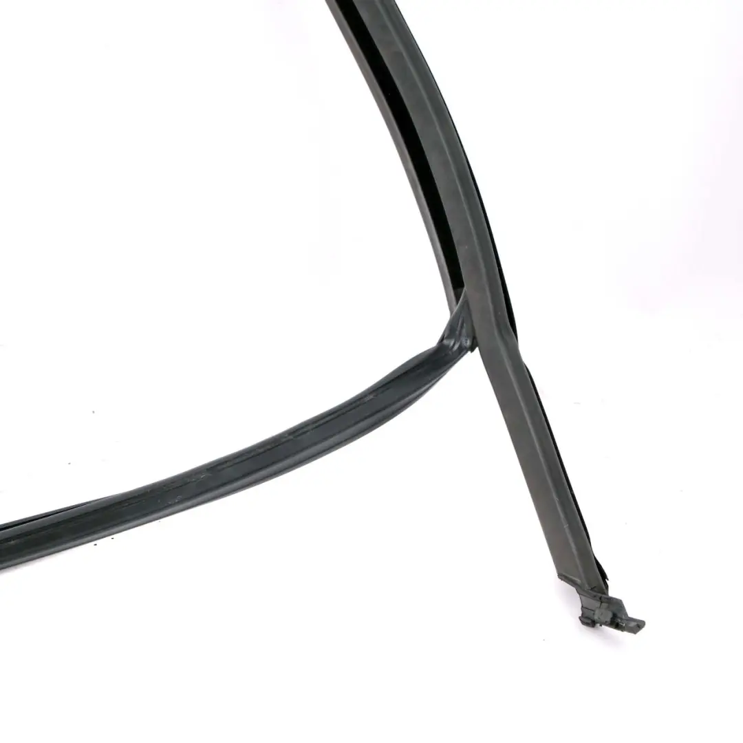 Door Window Seal Mini F60 Countryman Guide Front Right O/S Sealing to with Part number 7390094 Door Window Seal Mini F60 Countryman Guide Front Right O/S Sealing - SKU 7390094 - Part number 7390094