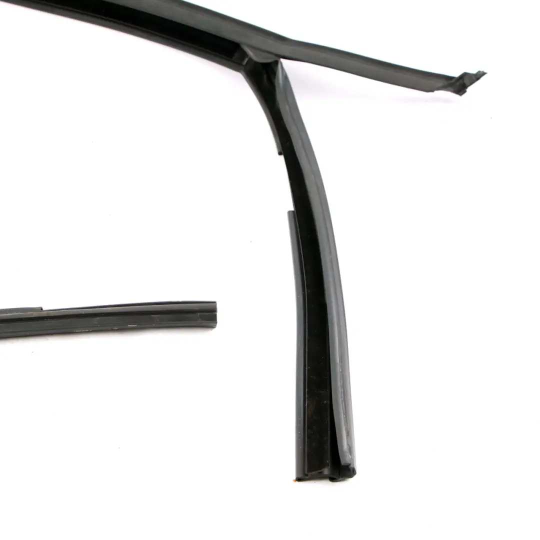 Guarnizione porta Guida anteriore destra Sigillatura per Mini F60 Countryman con numero di parte 7390094 Mini F60 Countryman Guarnizione porta Guida anteriore destra Sigillatura - SKU 7390094 - Numero di parte 7390094