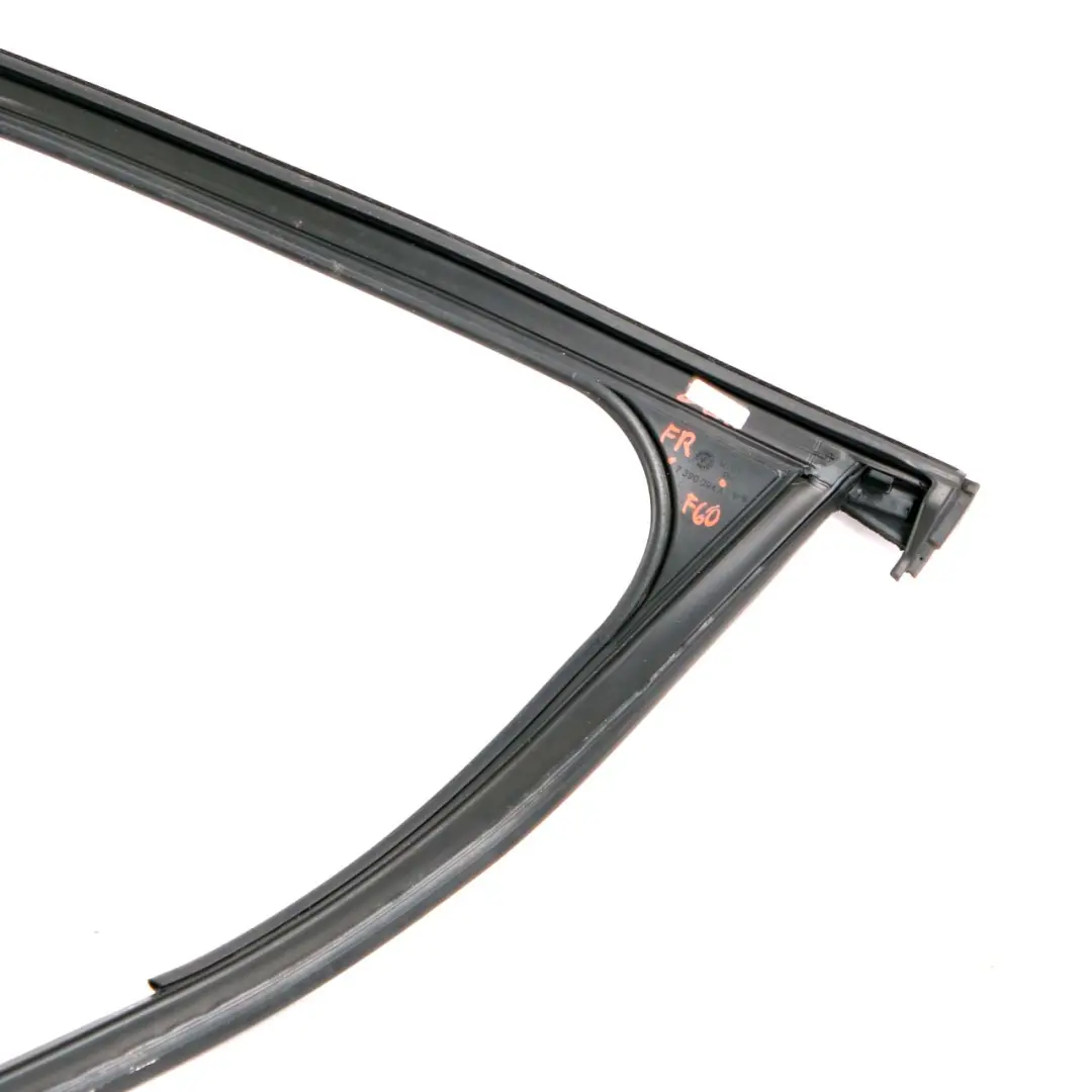 CountrymanJoint vitre porte Guide Avant Droit Scellement pour Mini F60 à propos du numéro de pièce 7390094 Mini F60 CountrymanJoint vitre porte Guide Avant Droit Scellement - SKU 7390094 - Numéro de pièce 7390094