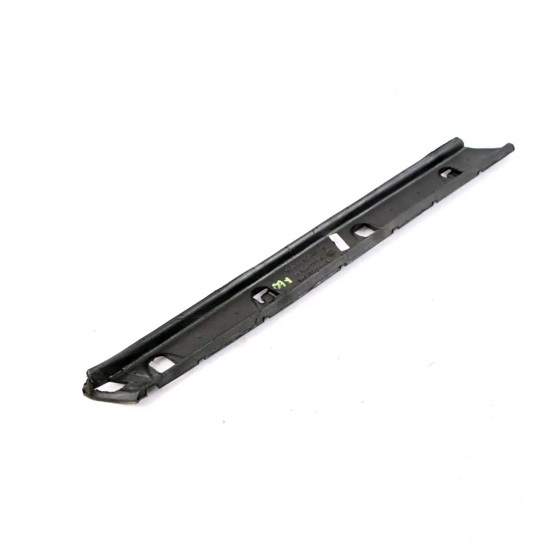 Mini Countryman F60 Guarnizione A Pilastro Rivestimento Anteriore Destro - SKU 7390104 - Numero di parte 7390104