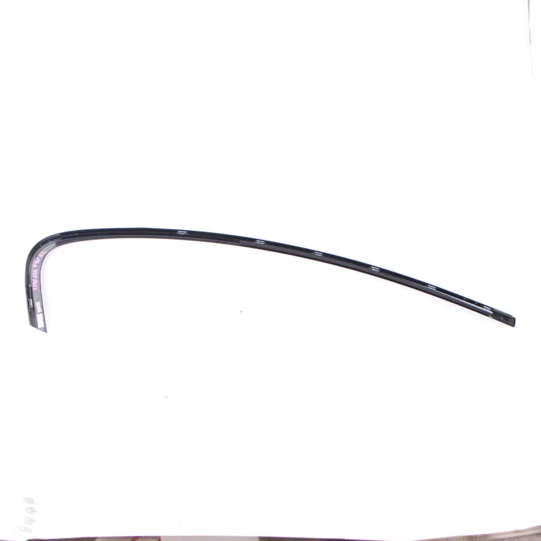 Ventana Marco Moldura Moldura Tira Trasera Izquierda Alto Brillo para BMW G30 con número de pieza 7390125 BMW G30 Ventana Marco Moldura Moldura Tira Trasera Izquierda Alto Brillo - SKU 7390125 - Número de pieza 7390125