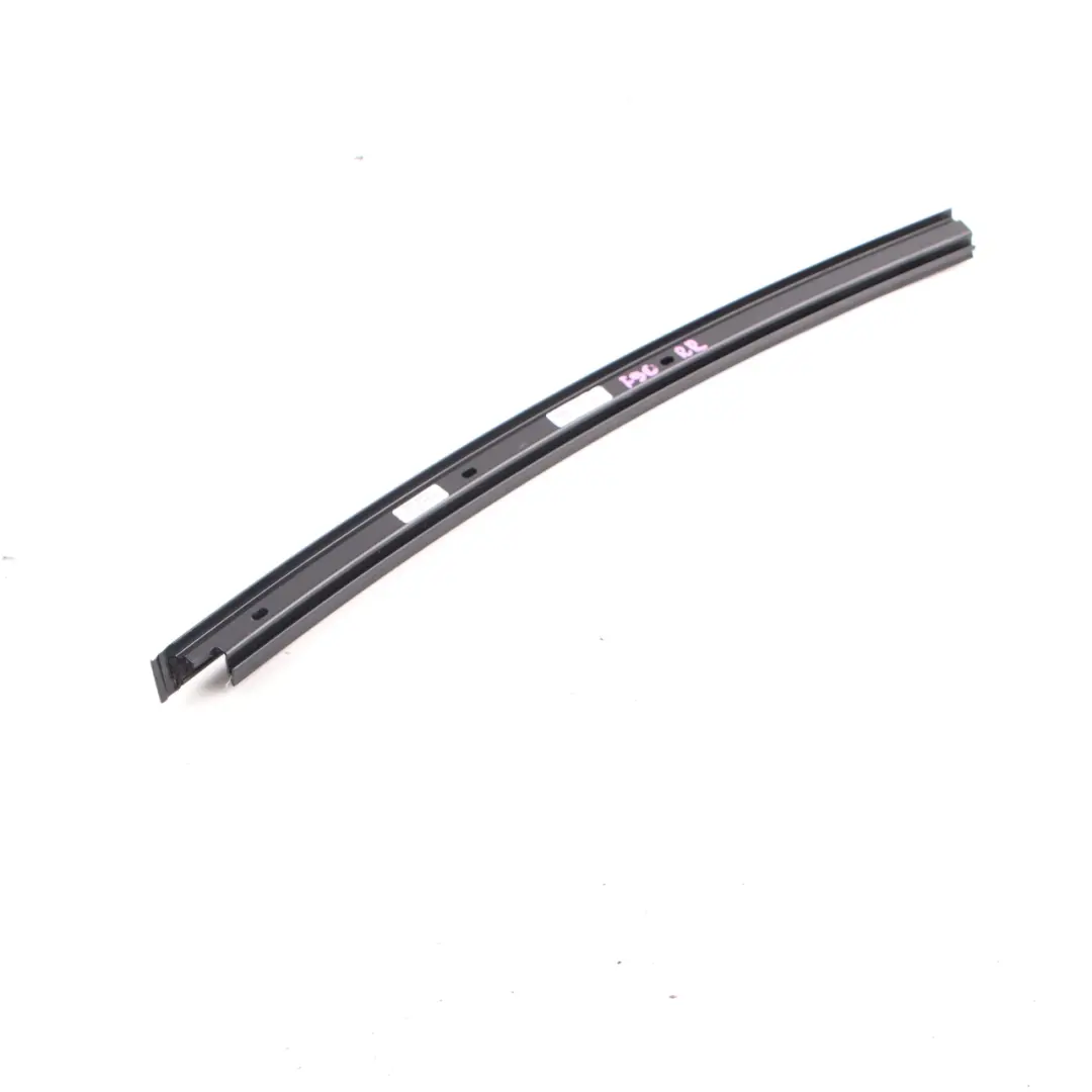 Guida finestrino posteriore destro Striscia rivestimento lucida per BMW G30 con numero di parte 7390142 BMW G30 Guida finestrino posteriore destro Striscia rivestimento lucida - SKU 7390142 - Numero di parte 7390142
