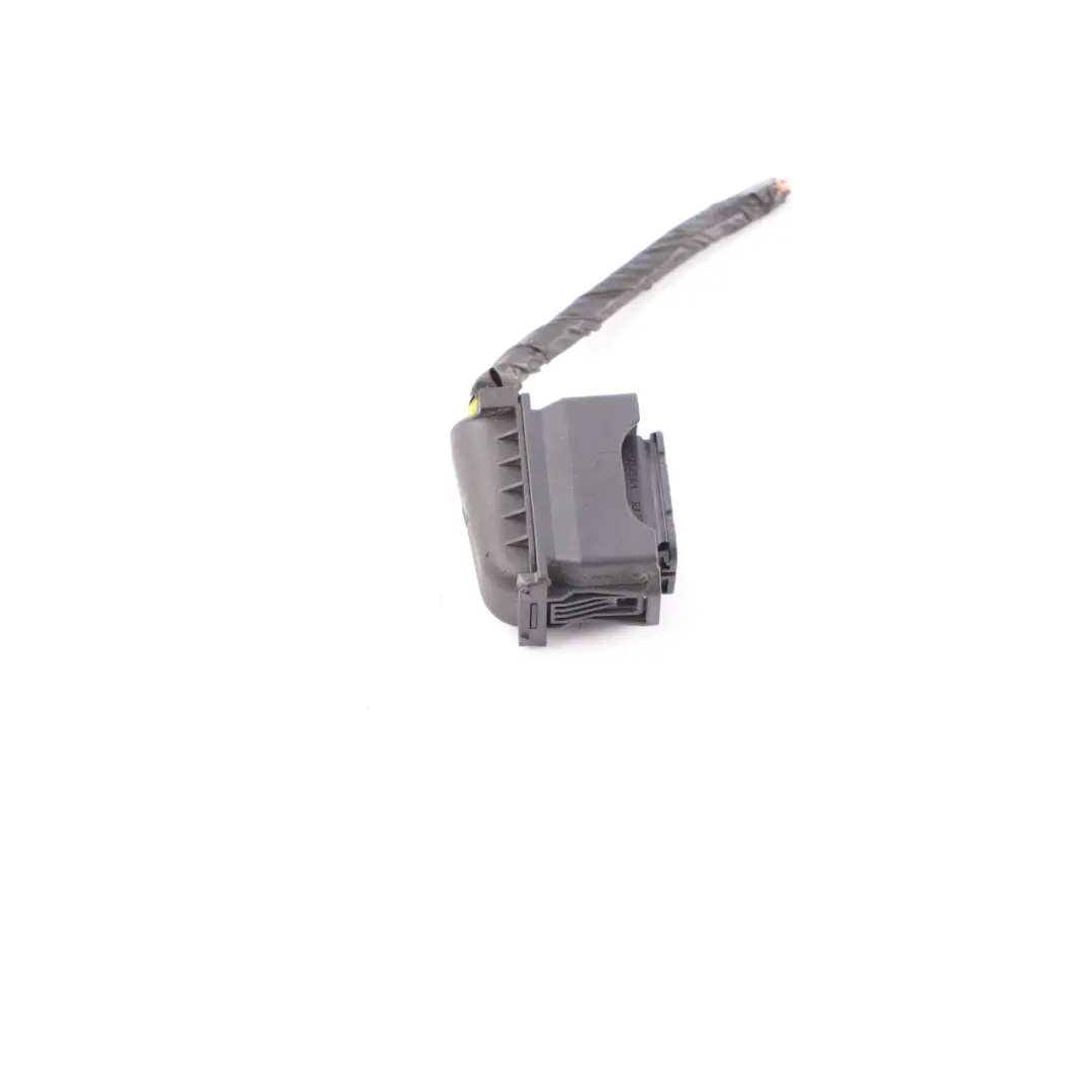Mini Countryman F60 Headlight Lamp Front Right O/S Plug Socket Wiring 6925638 - SKU 7390150-2 - Part number 7390150