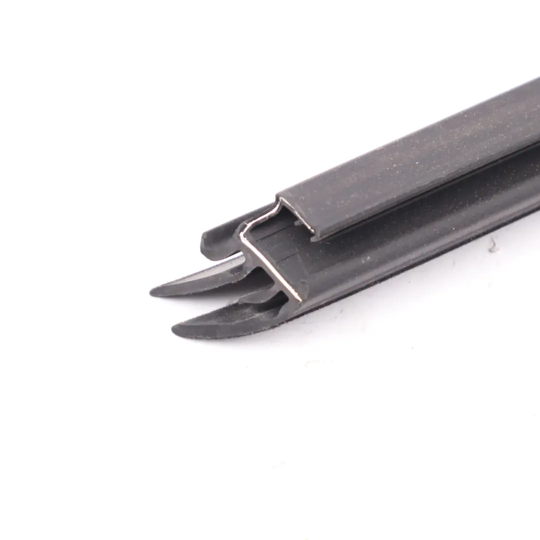 Joint Fenêtre Porte Arrière Gauche Chaîne pour Mini F60 Countryman à propos du numéro de pièce 7390167 Mini F60 Countryman Joint Fenêtre Porte Arrière Gauche Chaîne - SKU 7390167 - Numéro de pièce 7390167