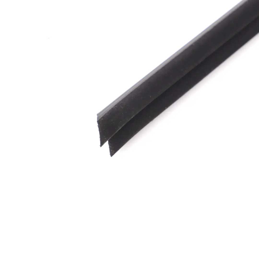 Joint de Vitrage Porte Arrière Droite Channel pour Mini Countryman F60 à propos du numéro de pièce 7390168 Mini Countryman F60 Joint de Vitrage Porte Arrière Droite Channel - SKU 7390168 - Numéro de pièce 7390168