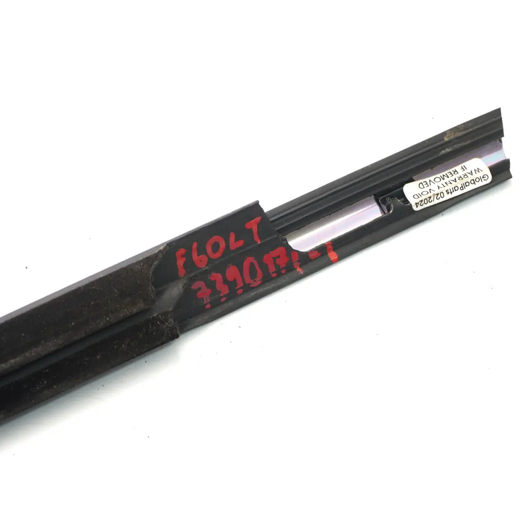 Listwa Szyby Drzwi Lewy Tył Chrom do Mini Countryman F60 o numerze 7390171 Mini Countryman F60 Listwa Szyby Drzwi Lewy Tył Chrom - SKU 7390171-1 - Numer Części 7390171