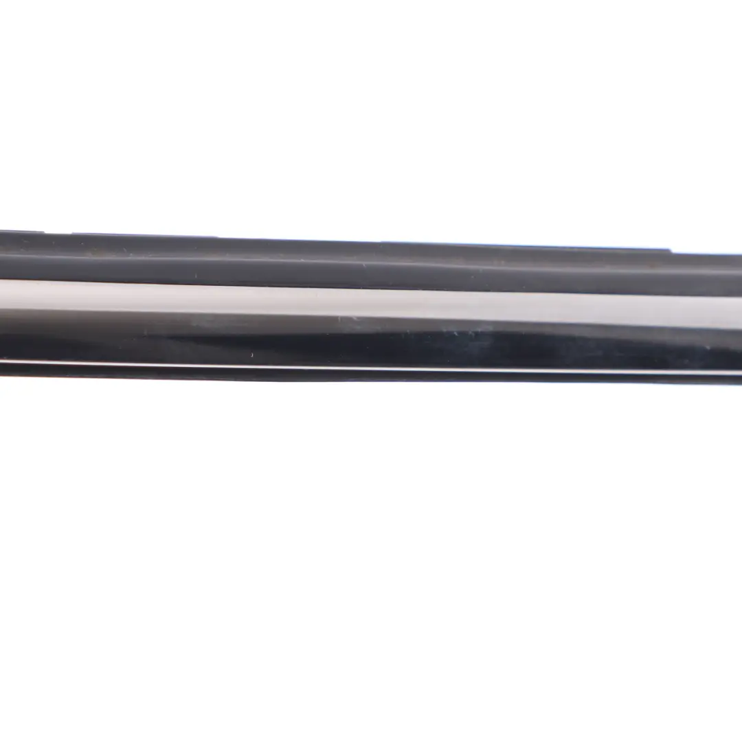 Exterior Moldura de carrocería lateral derecho para MINI F60 Countryman con número de pieza 7390174 MINI F60 Countryman Exterior Moldura de carrocería lateral derecho - SKU 7390174 - Número de pieza 7390174