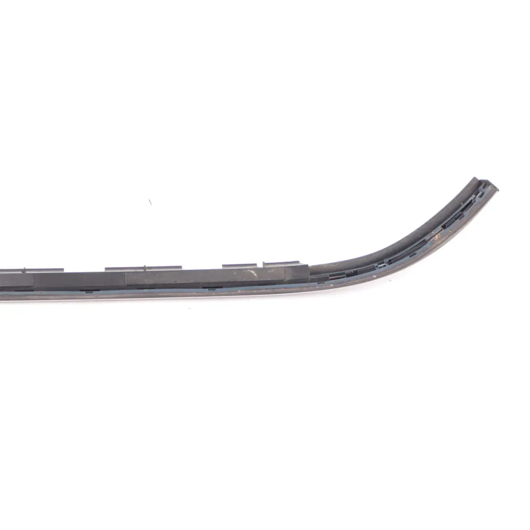 Modanatura esterna carrozzeria laterale destro per MINI F60 Countryman con numero di parte 7390174 MINI F60 Countryman Modanatura esterna carrozzeria laterale destro - SKU 7390174 - Numero di parte 7390174