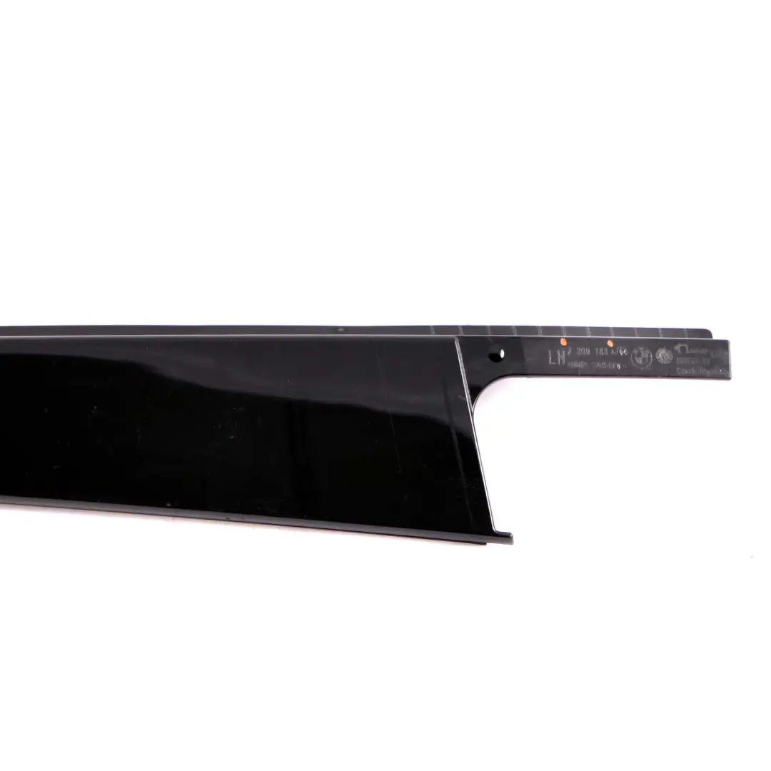 Tapa Columna B Puerta Trasera Izquierda Alto Brillo para Mini F60 Countryman con número de pieza 7390183 Mini F60 Countryman Tapa Columna B Puerta Trasera Izquierda Alto Brillo - SKU 7390183 - Número de pieza 7390183