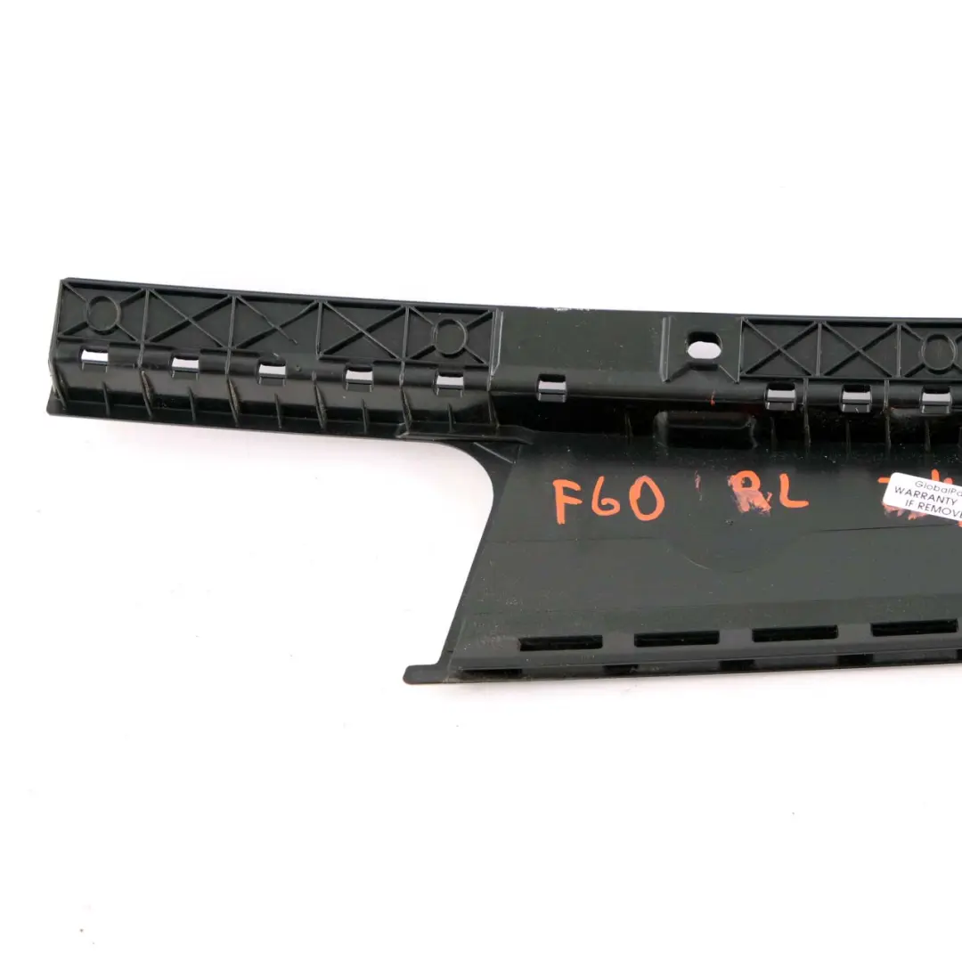 Tapa Columna B Puerta Trasera Izquierda Alto Brillo para Mini F60 Countryman con número de pieza 7390183 Mini F60 Countryman Tapa Columna B Puerta Trasera Izquierda Alto Brillo - SKU 7390183 - Número de pieza 7390183