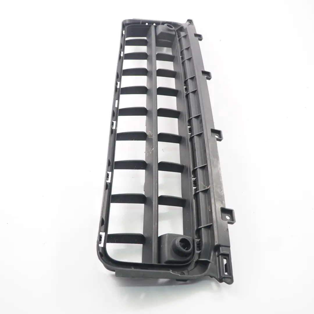 Paraurti Anteriore Griglia Inferiore Griglia Trim per Mini Countryman F60 con numero di parte 7390525 Mini Countryman F60 Paraurti Anteriore Griglia Inferiore Griglia Trim - SKU 7390525 - Numero di parte 7390525