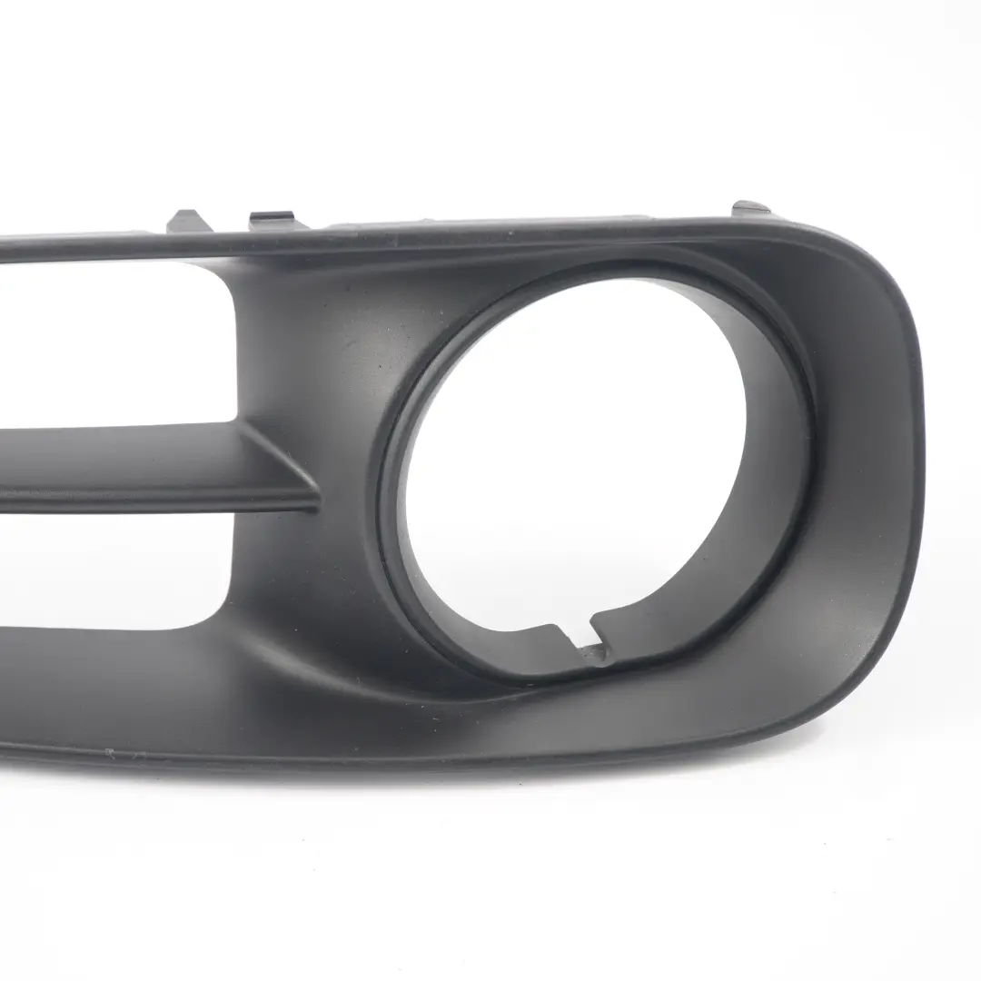 Grille de pare-chocs avant Grille d'éclairage pour Mini Countryman F60 à propos du numéro de pièce 7390529 Mini Countryman F60 Grille de pare-chocs avant Grille d'éclairage - SKU 7390529 - Numéro de pièce 7390529