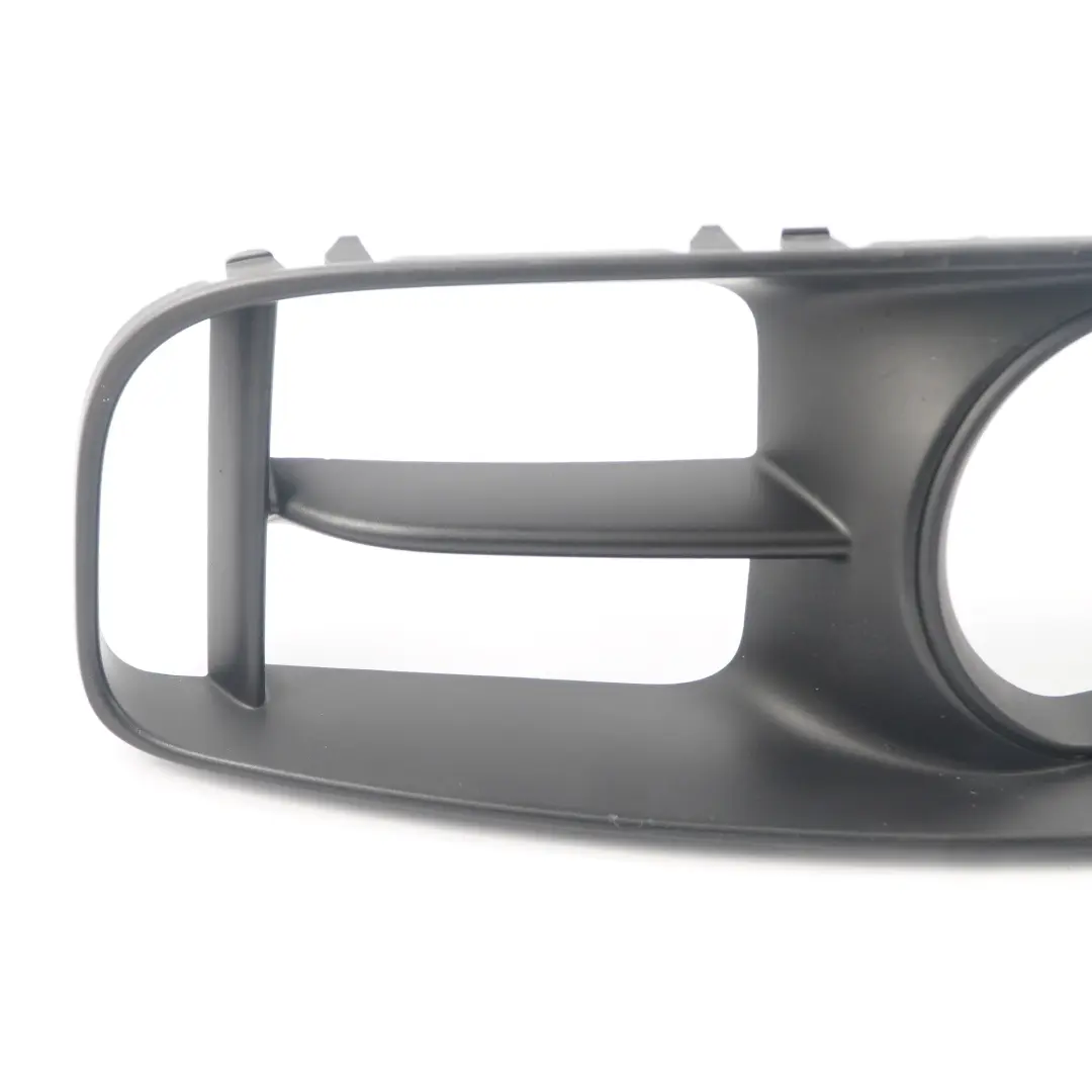 Grille de pare-chocs avant Grille d'éclairage pour Mini Countryman F60 à propos du numéro de pièce 7390529 Mini Countryman F60 Grille de pare-chocs avant Grille d'éclairage - SKU 7390529 - Numéro de pièce 7390529