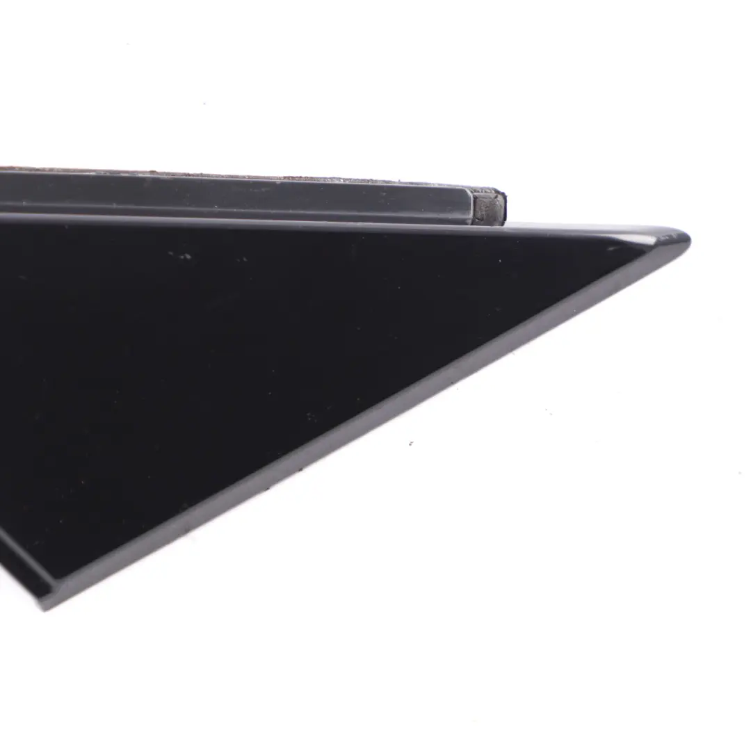 Triángulo Puerta Delantera Izquierda Embellecedor Alto Brillo para Mini F60 con número de pieza 7390645 Mini F60 Triángulo Puerta Delantera Izquierda Embellecedor Alto Brillo - SKU 7390645 - Número de pieza 7390645