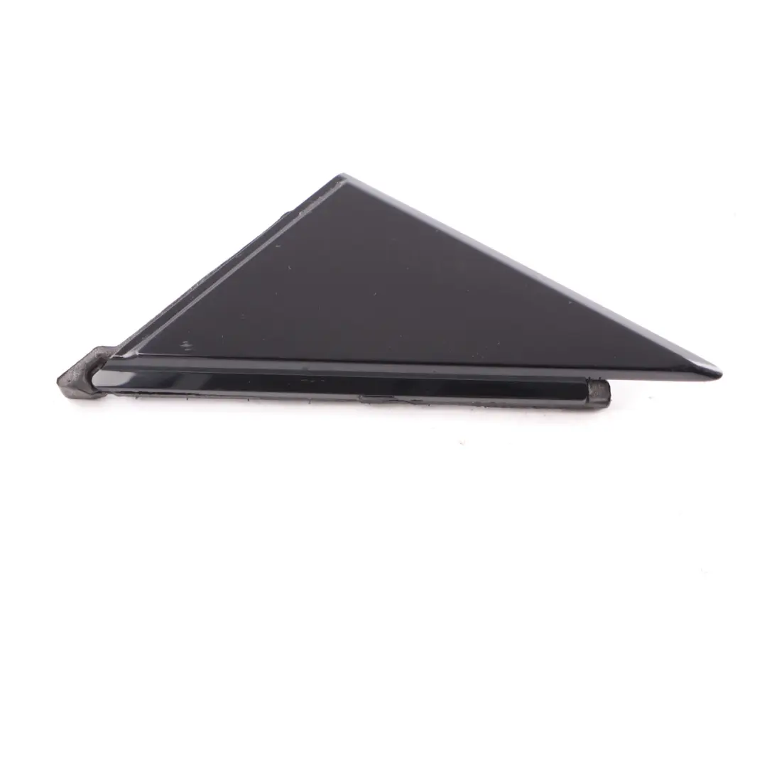 Joint de triangle de garniture avant droit brillant pour Mini F60 Countryman à propos du numéro de pièce 7390646 Mini F60 Countryman Joint de triangle de garniture avant droit brillant - SKU 7390646 - Numéro de pièce 7390646