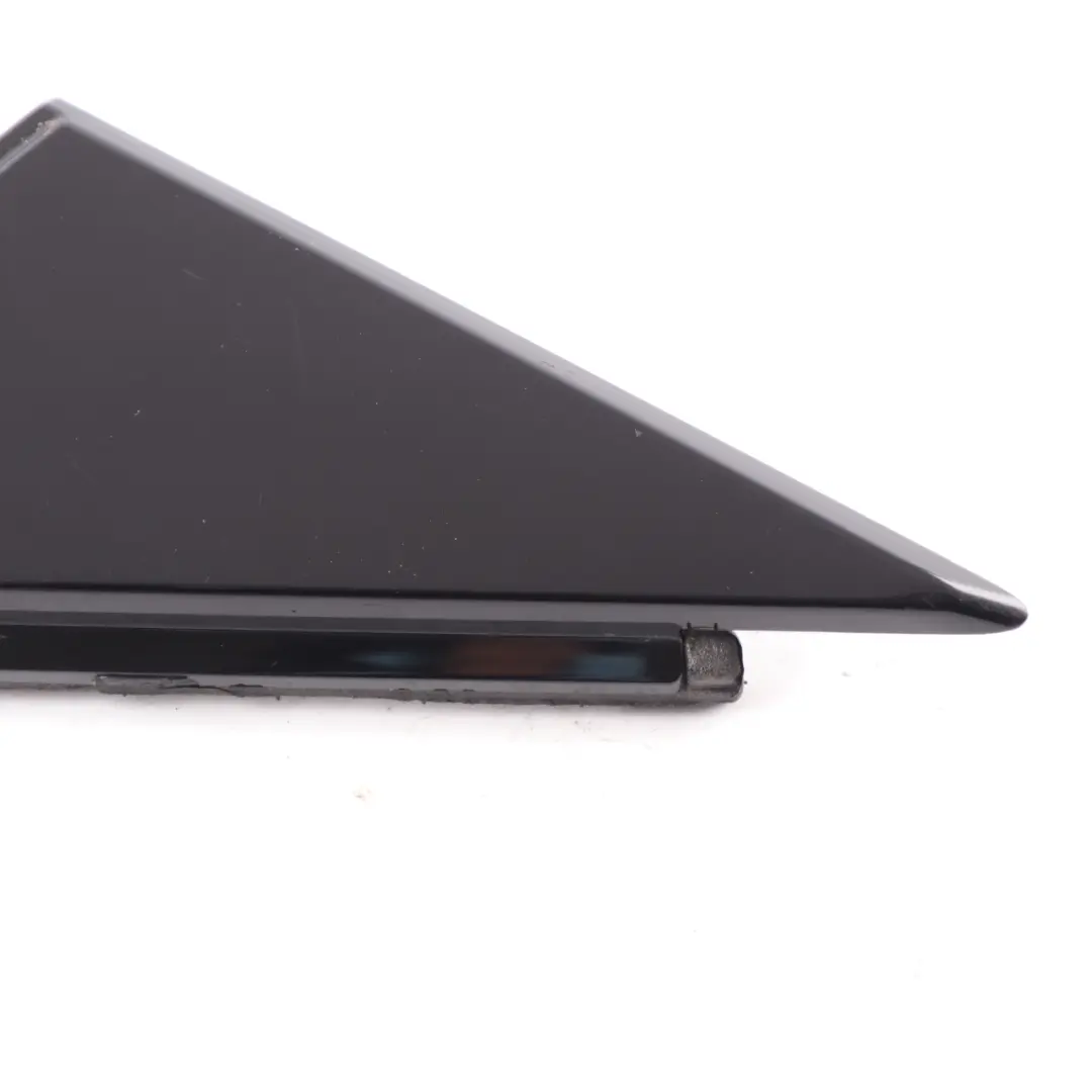 Joint de triangle de garniture avant droit brillant pour Mini F60 Countryman à propos du numéro de pièce 7390646 Mini F60 Countryman Joint de triangle de garniture avant droit brillant - SKU 7390646 - Numéro de pièce 7390646