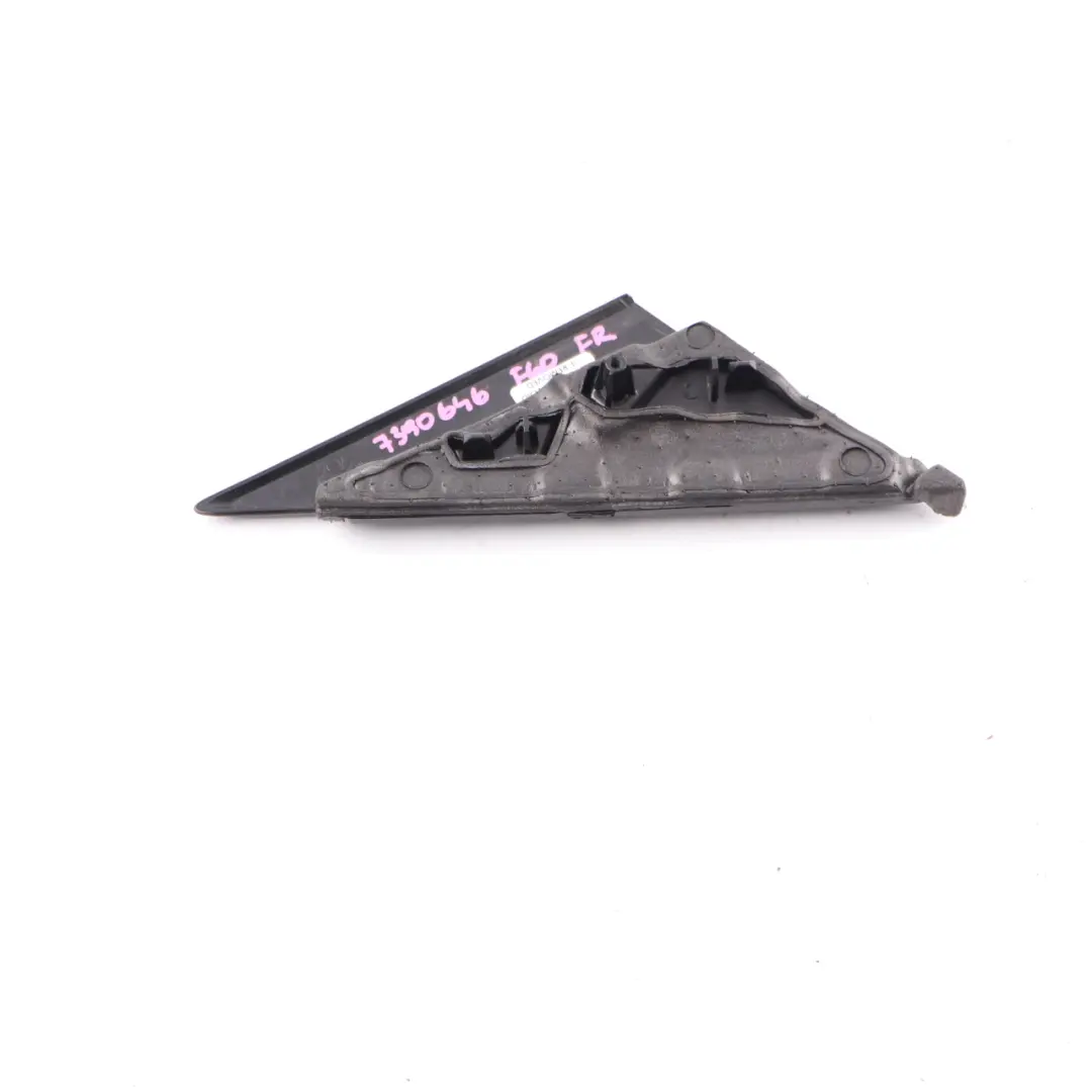 Joint de triangle de garniture avant droit brillant pour Mini F60 Countryman à propos du numéro de pièce 7390646 Mini F60 Countryman Joint de triangle de garniture avant droit brillant - SKU 7390646 - Numéro de pièce 7390646