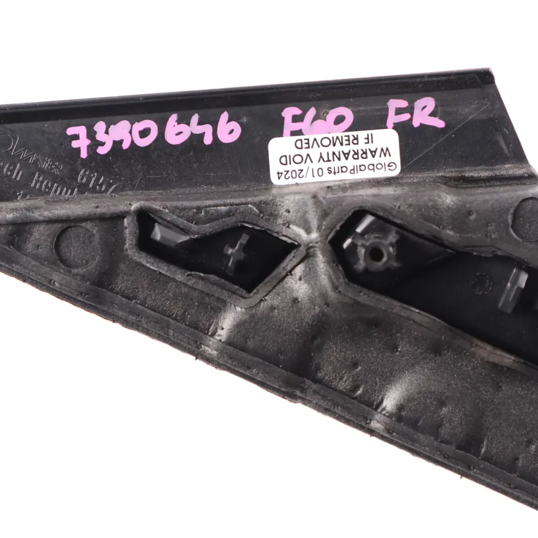 Osłona Trójkąt Drzwi Przód Prawy Czarna do Mini F60 Countryman o numerze 7390646 Mini F60 Countryman Osłona Trójkąt Drzwi Przód Prawy Czarna - SKU 7390646 - Numer Części 7390646