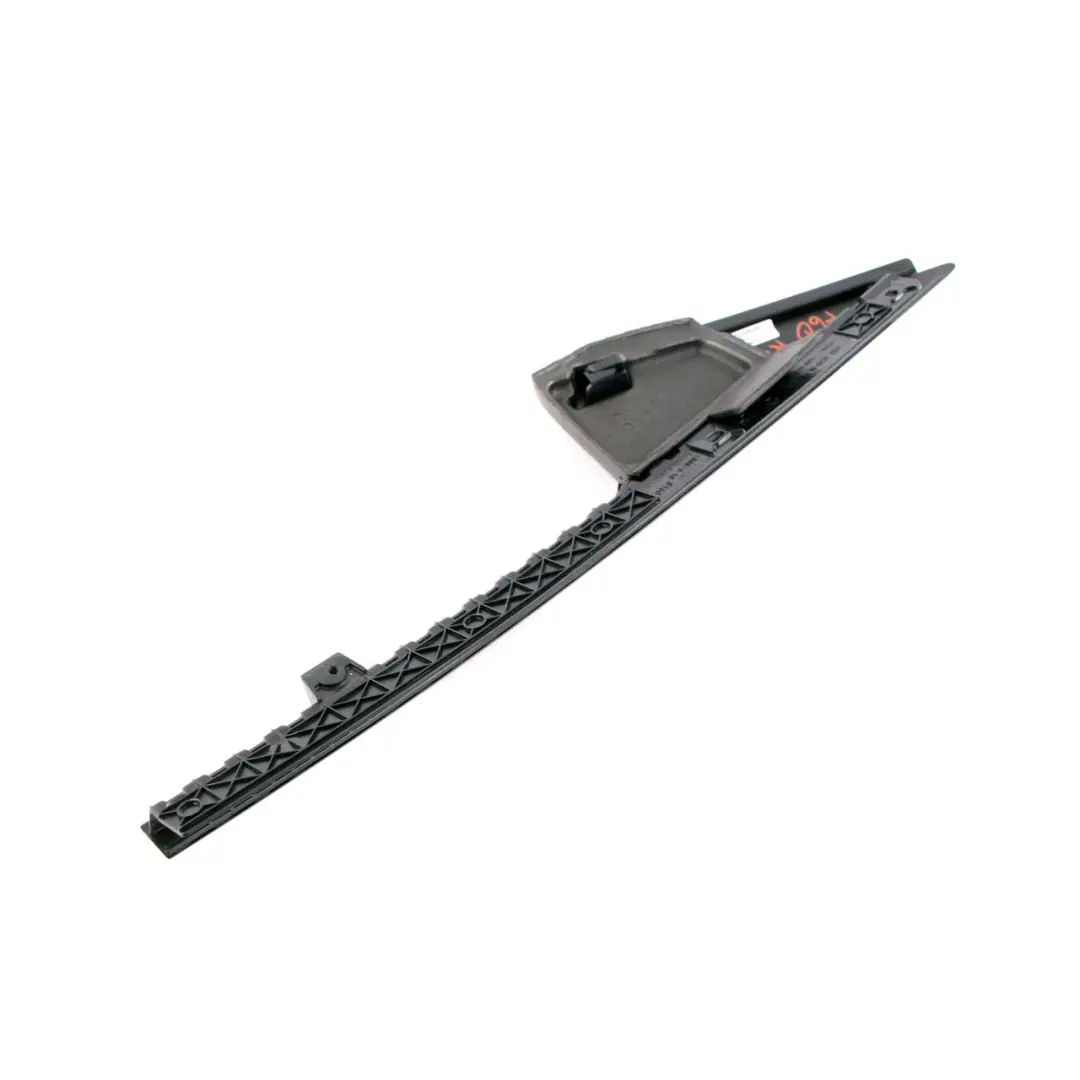Puerta Triángulo Tira Trasera Izquierda Ventana Trim para Mini F60 Countryman con número de pieza 7390659 Mini F60 Countryman Puerta Triángulo Tira Trasera Izquierda Ventana Trim - SKU 7390659 - Número de pieza 7390659
