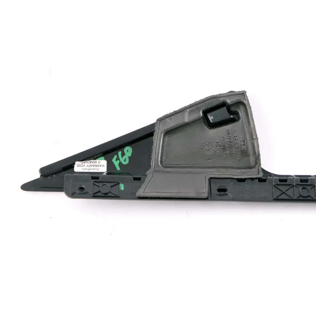 Striscia triangolo porta posteriore destro finestra per Mini F60 Countryman con numero di parte 7390660 Mini F60 Countryman Striscia triangolo porta posteriore destro finestra - SKU 7390660 - Numero di parte 7390660