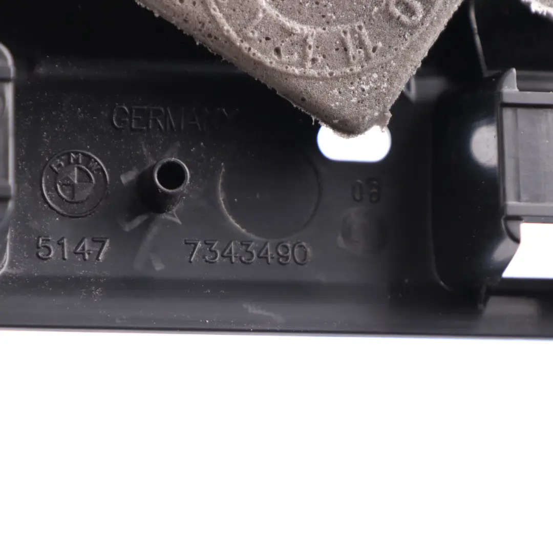 Moldura Umbral Entrada Trasera Derecha Negro 7343490 para BMW G11 con número de pieza 7390768 BMW G11 Moldura Umbral Entrada Trasera Derecha Negro 7343490 - SKU 7390768 - Número de pieza 7390768
