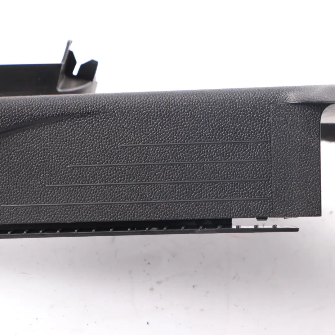 Panel Moldura Riel Maletero Trasero Izquierdo 7360775 para Mini F54 Clubman con número de pieza 7391437 Mini F54 Clubman Panel Moldura Riel Maletero Trasero Izquierdo 7360775 - SKU 7391437 - Número de pieza 7391437