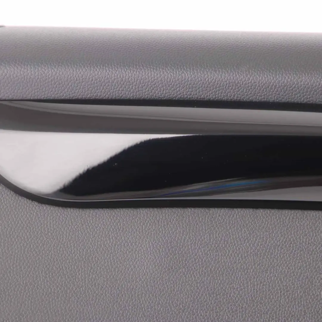 Panel Moldura Puerta Delantera Izquierda Negro Carbono para Mini Cooper F56 F57 con número de pieza 7393121 Mini Cooper F56 F57 Panel Moldura Puerta Delantera Izquierda Negro Carbono - SKU 7393121-1 - Número de pieza 7393121