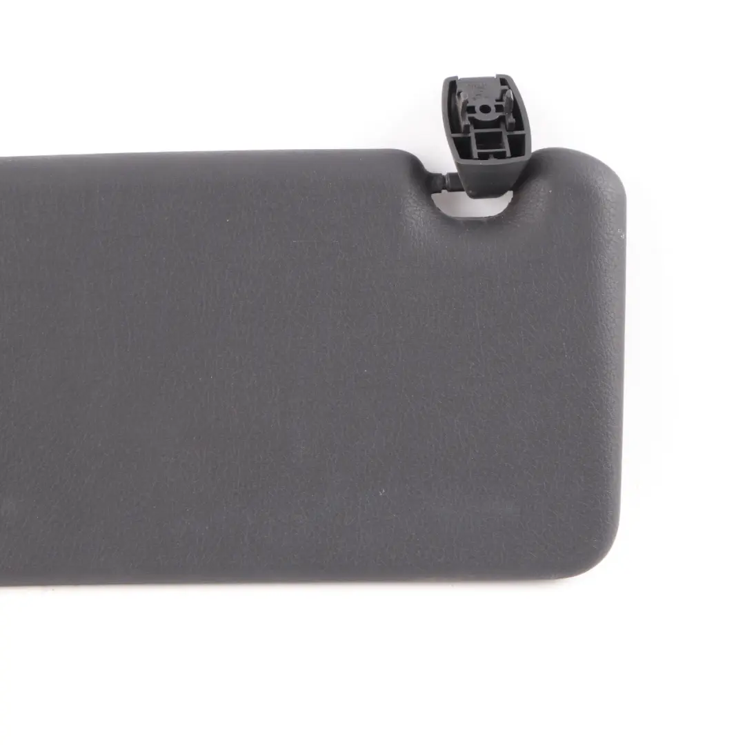 Panneau droit du pare-soleil en cuir noir pour BMW X1 F48 à propos du numéro de pièce 7393406 BMW X1 F48 Panneau droit du pare-soleil en cuir noir - SKU 7393406 - Numéro de pièce 7393406