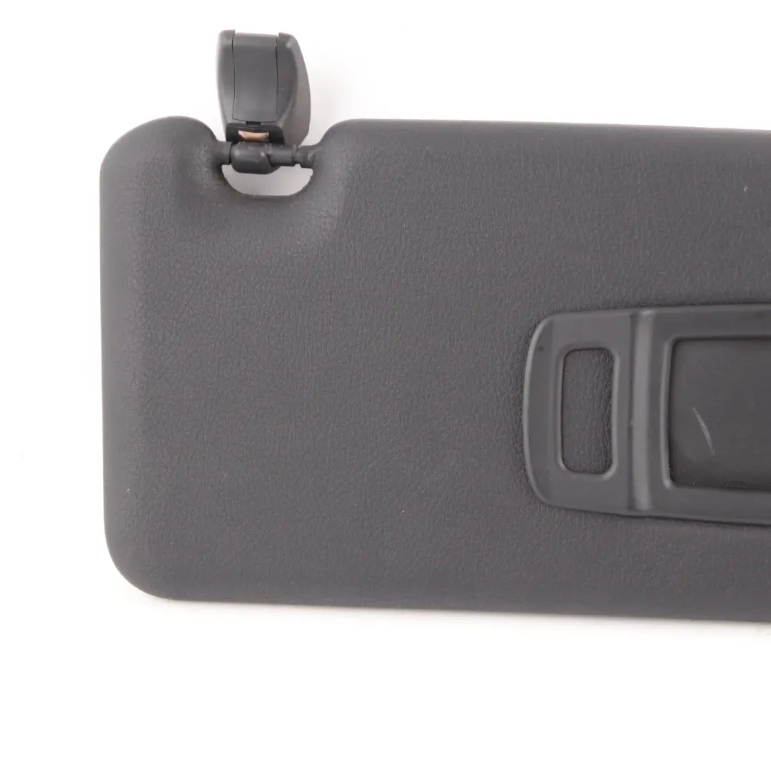 Panneau droit du pare-soleil en cuir noir pour BMW X1 F48 à propos du numéro de pièce 7393406 BMW X1 F48 Panneau droit du pare-soleil en cuir noir - SKU 7393406 - Numéro de pièce 7393406