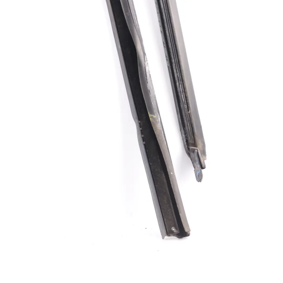 Guarnizione Porta Finestra Guida Posteriore Destra Gomma per BMW X3 G01 con numero di parte 7393448 BMW X3 G01 Guarnizione Porta Finestra Guida Posteriore Destra Gomma - SKU 7393448 - Numero di parte 7393448