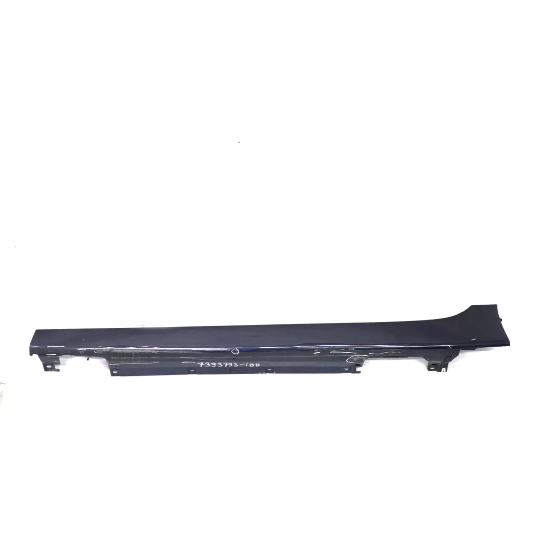 Gonna laterale porta Pannello soglia sinistra Blu Imperialblau - A89 per BMW F45 con numero di parte 7393793 BMW F45 Gonna laterale porta Pannello soglia sinistra Blu Imperialblau - A89 - SKU 7393793-IBB - Numero di parte 7393793