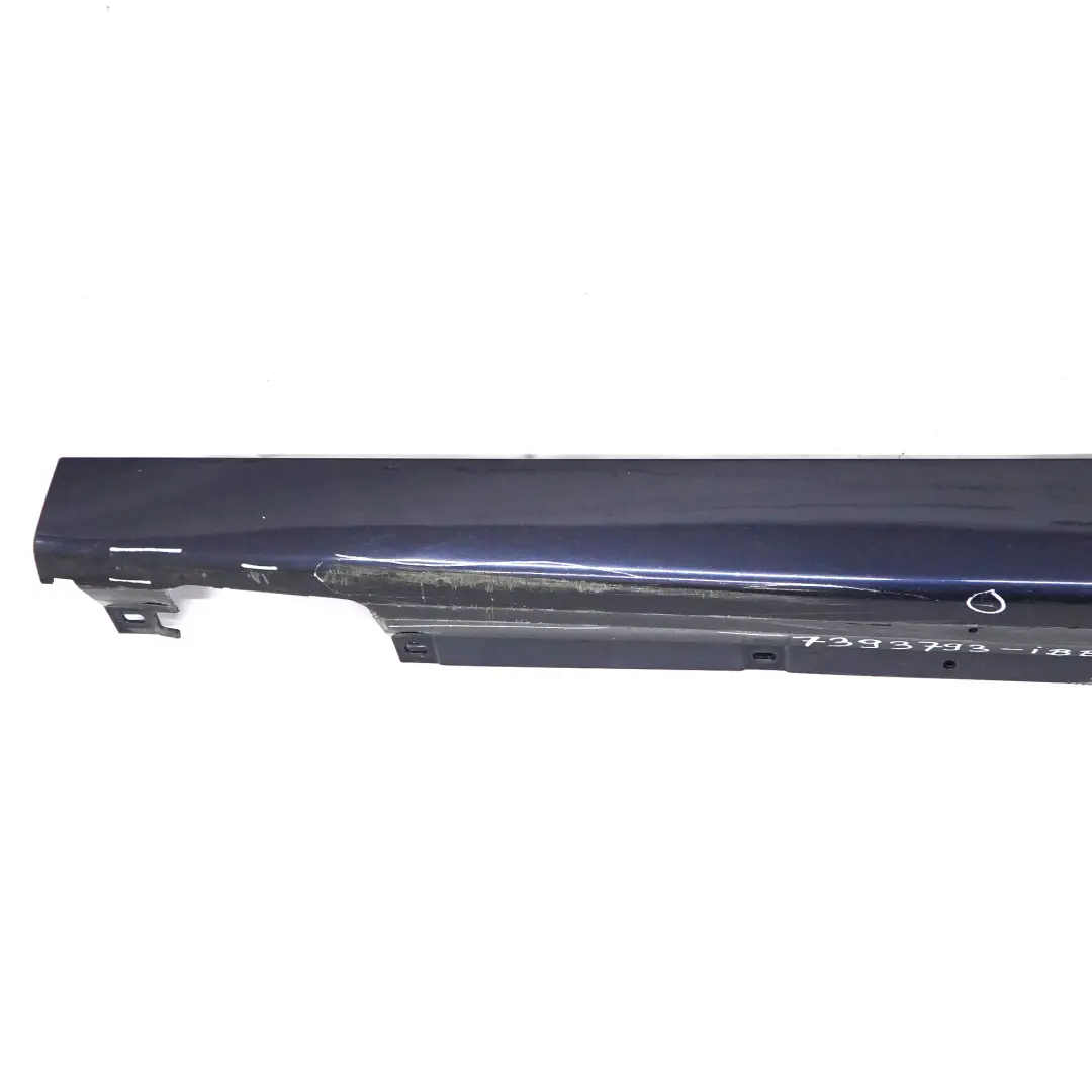 Gonna laterale porta Pannello soglia sinistra Blu Imperialblau - A89 per BMW F45 con numero di parte 7393793 BMW F45 Gonna laterale porta Pannello soglia sinistra Blu Imperialblau - A89 - SKU 7393793-IBB - Numero di parte 7393793