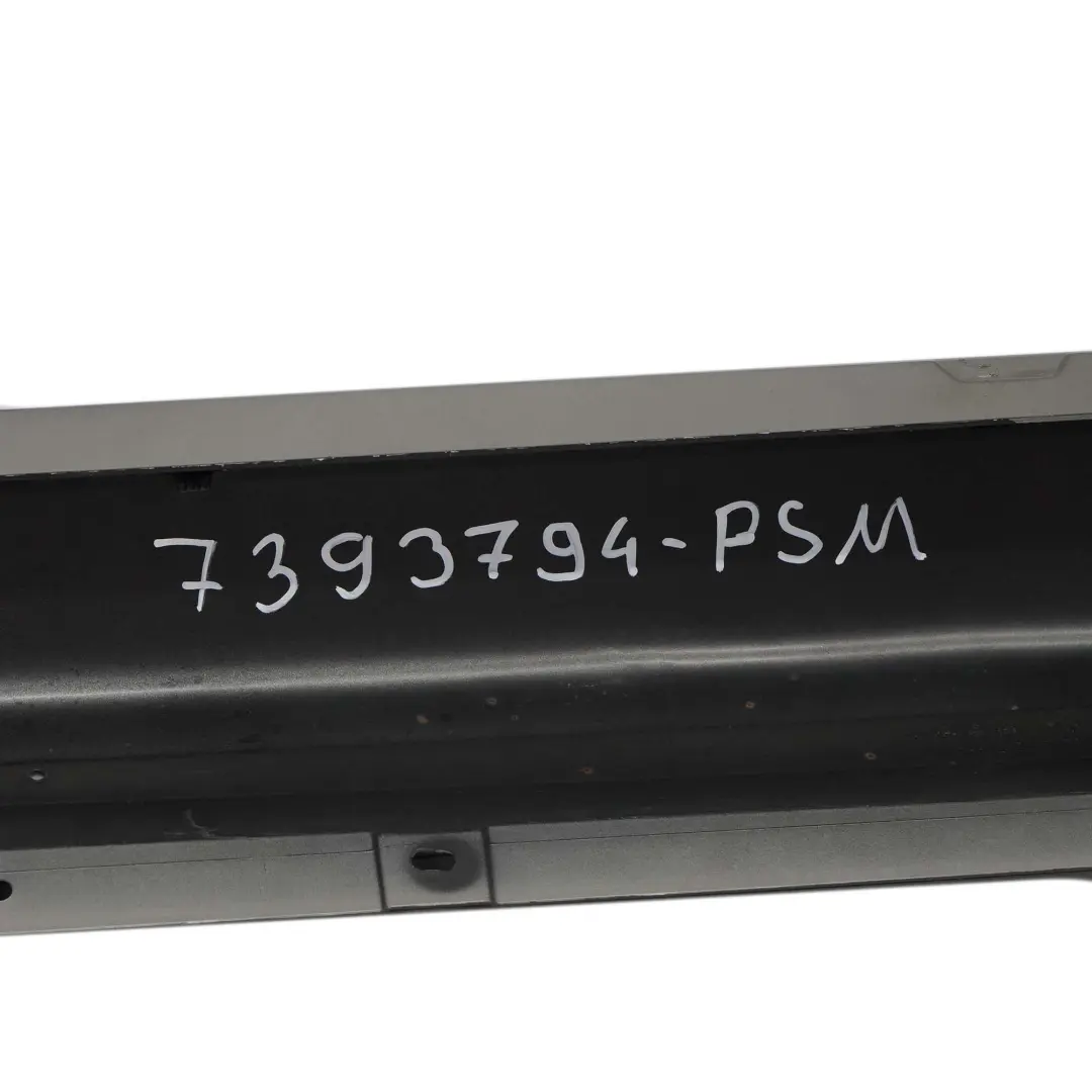 Bas de Porte Facade Droite Platinsilber Metallic - C08 pour BMW F45 à propos du numéro de pièce 7393794 BMW F45 Bas de Porte Facade Droite Platinsilber Metallic - C08 - SKU 7393794-PSM - Numéro de pièce 7393794